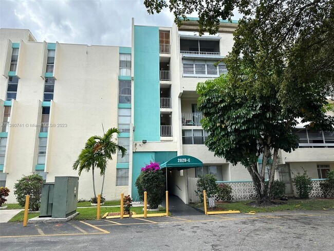 Building Photo - 2029 NW 46th Ave