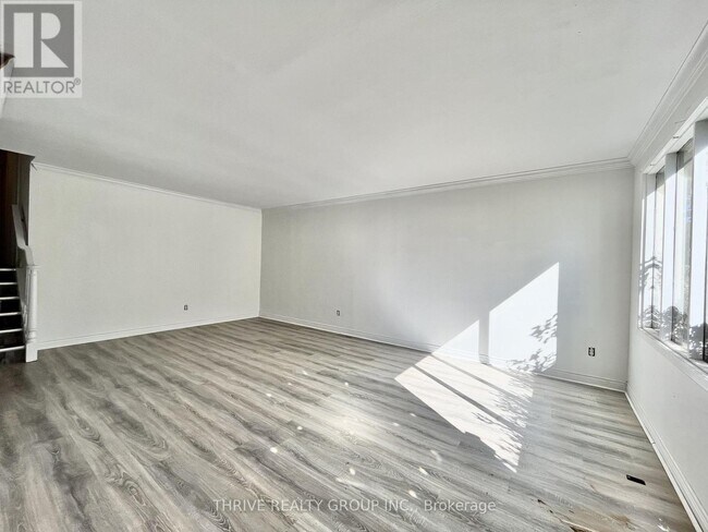 Photo du bâtiment - 120 Hawthorne Rd