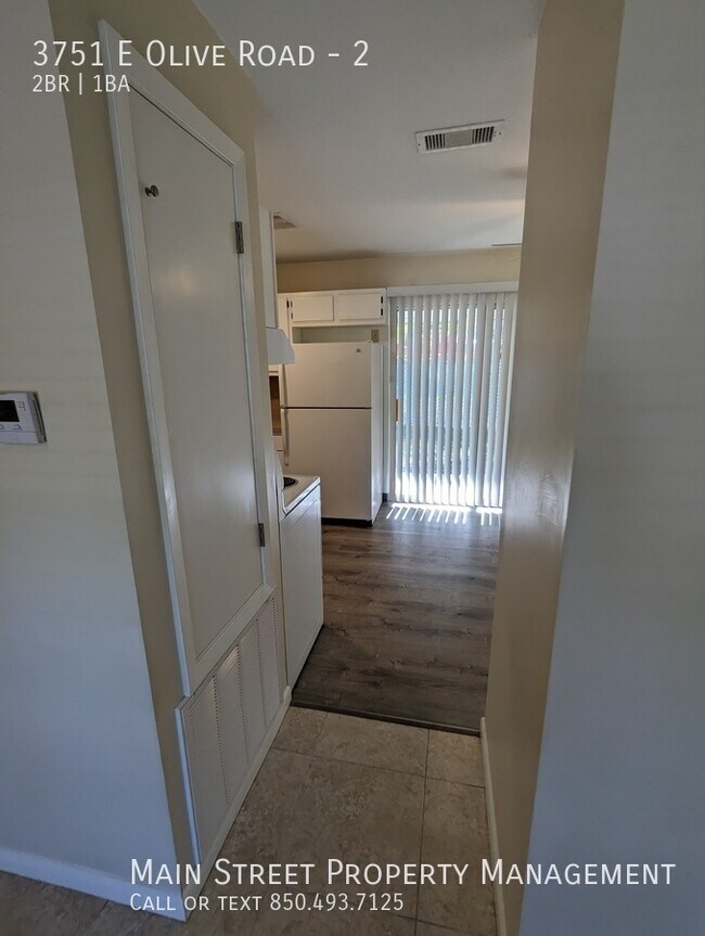 Building Photo - 3751 E Olive Road #2