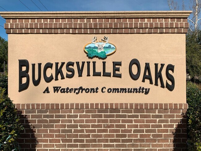 Foto del edificio - Pet Friendly, Fenced Yard, 3 Bedroom, 2 Ba...