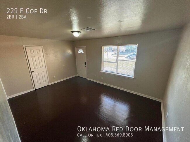 Foto del edificio - 229 E Coe Dr