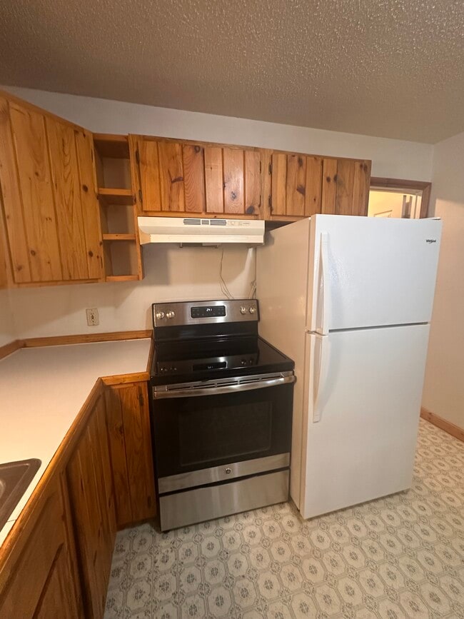 Building Photo - Blue Ox Apartments