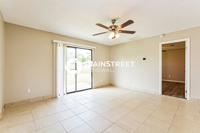Foto principal - 3 Bedroom Pet-Friendly Home in COCOA, FL w...