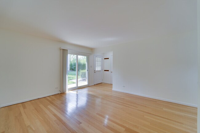 Foto del edificio - 329 Grissom Ct