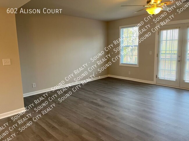 Building Photo - 602 Alison Ct