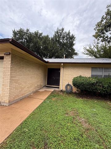 Building Photo - 1909 Juanita Dr
