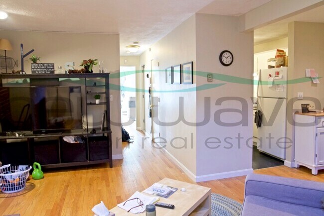Foto del edificio - 242 W Newton St