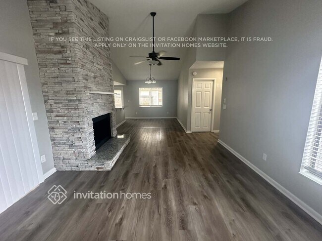 Building Photo - 2447 Atrium Cir