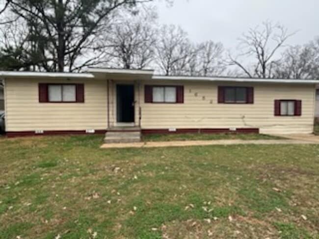 Photo - 1652 Kentwood Drive House