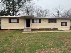 Building Photo - 1652 Kentwood Dr