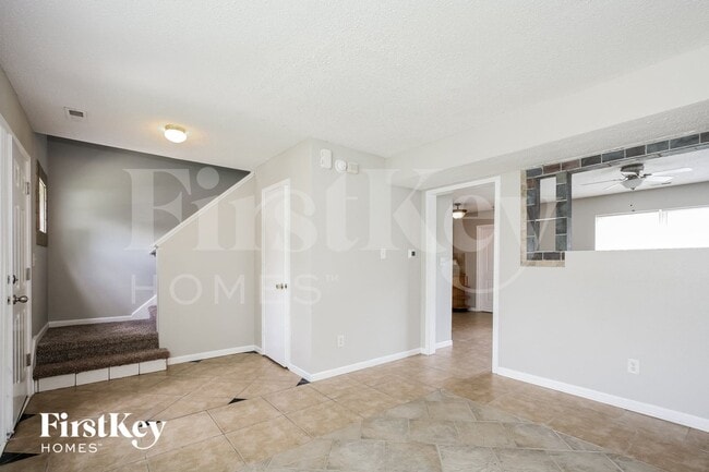 Building Photo - 8925 Lighthorse Dr