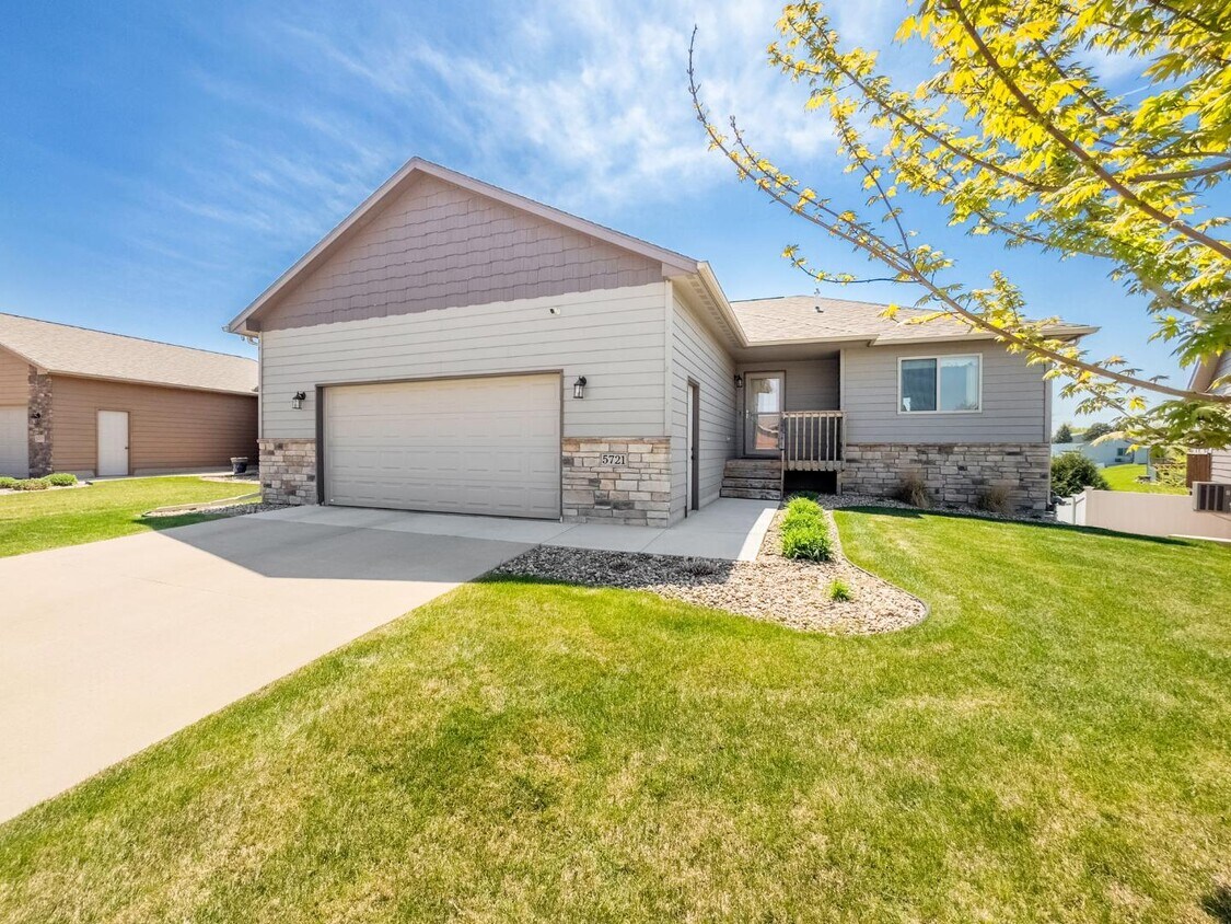 Foto principal - 5721 Bream Ct