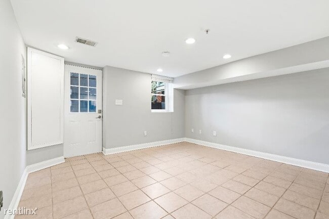 Foto del edificio - 2 br, 2 bath Condo - 317 13th St SE B Unit B