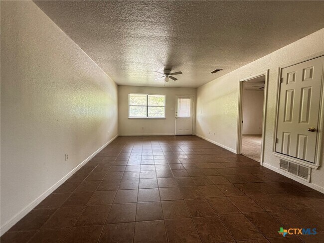 Foto del edificio - 434 County Rd 4616
