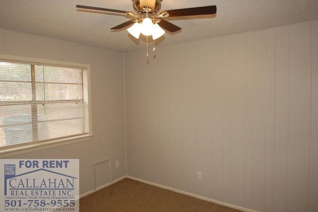 Building Photo - Little Rock 2 bedroom Duplex