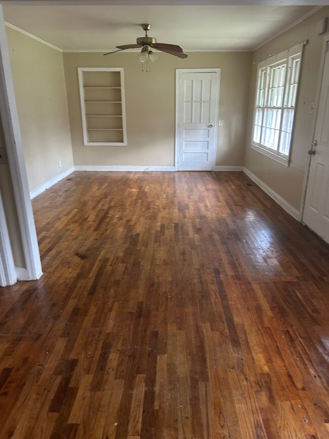 Building Photo - OnPointe Hinton Rentals (503)