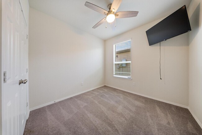 Foto del edificio - 25631 Bottlebrush Sedge St