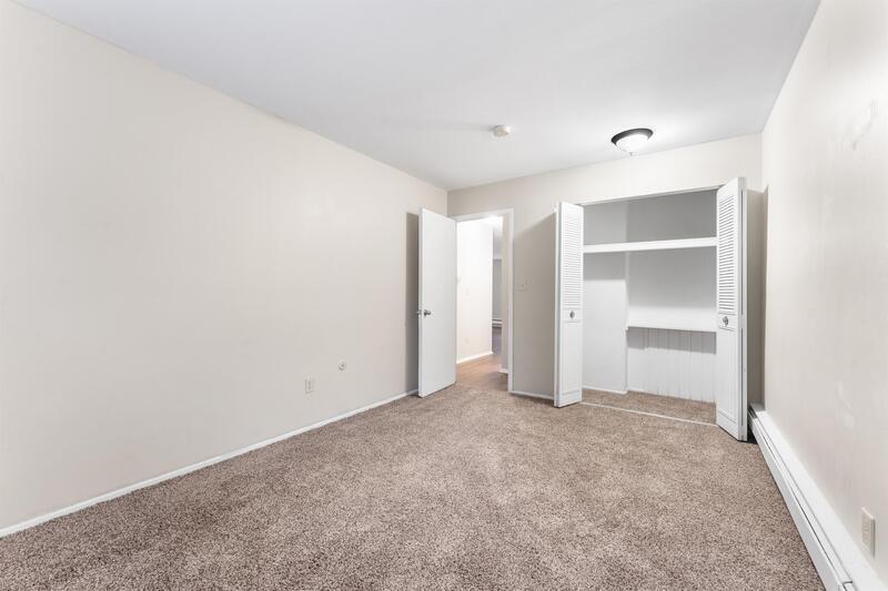 Building Photo - 23700 W Warren Ave