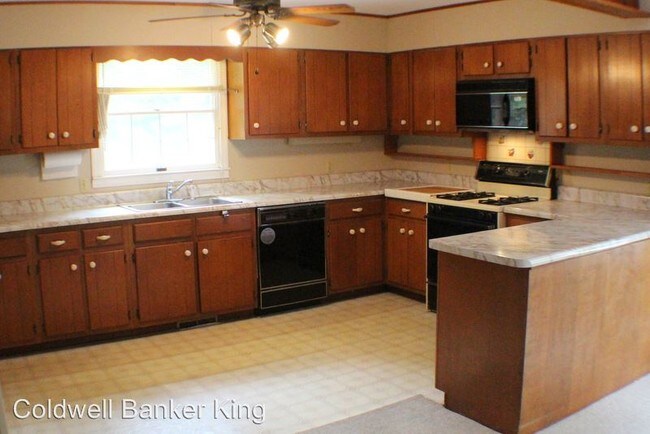 Foto del edificio - 3 br, 3 bath House - 112 Crooked Creek Rd