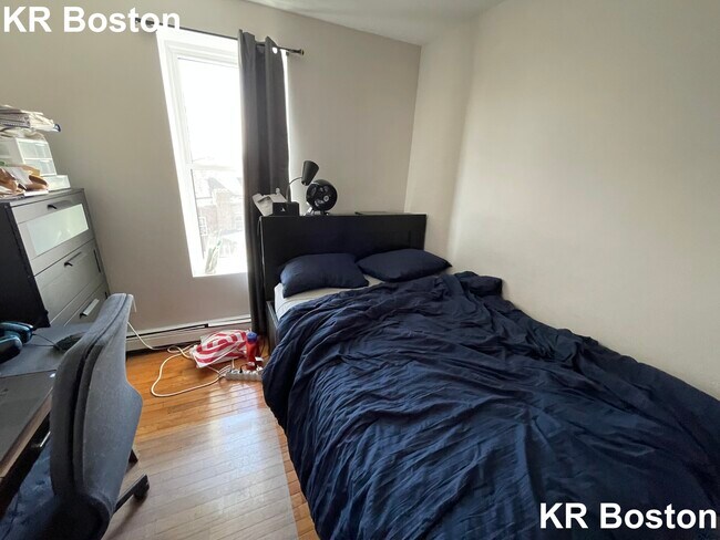 Building Photo - 76 Hammond St