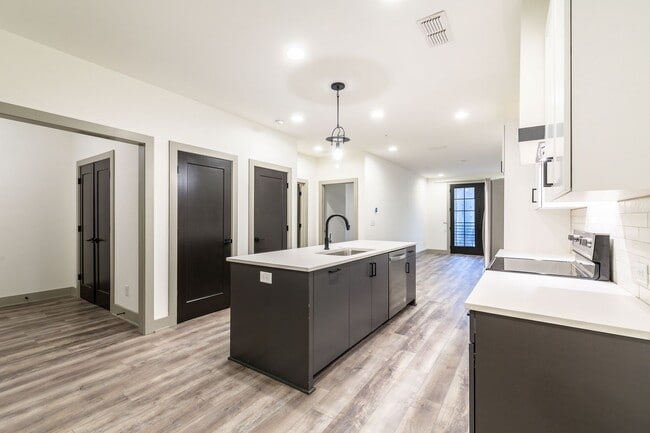 Photo - Gorgeous 1 Bed/1 Bath in Edgewood! Townhome