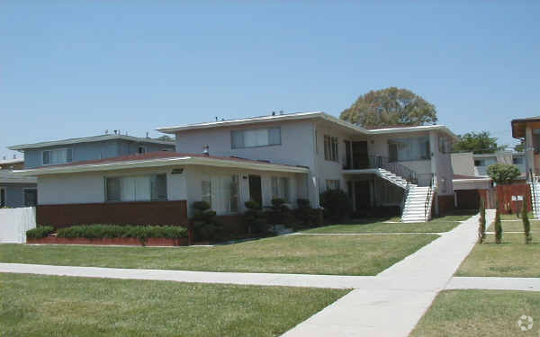 Primary Photo - 4555 N Bellflower Blvd