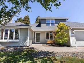 Building Photo - 1627 8th Ave