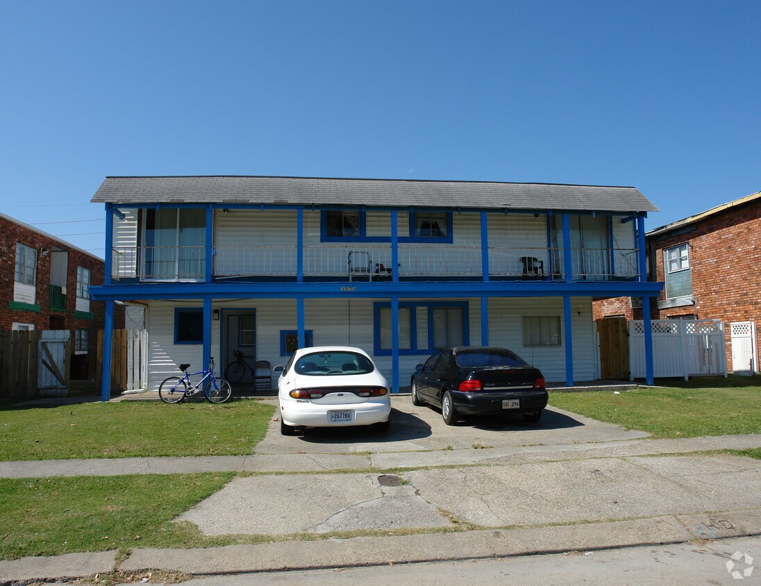 Building Photo - 3573 Martinique Ave