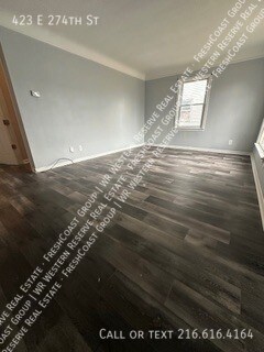 Foto del edificio - 423 E 274th St