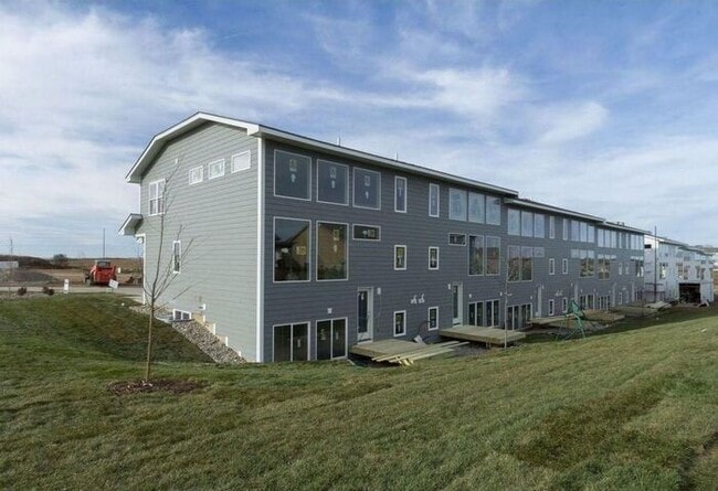 Foto del edificio - 1417 Mocking Bird Ln