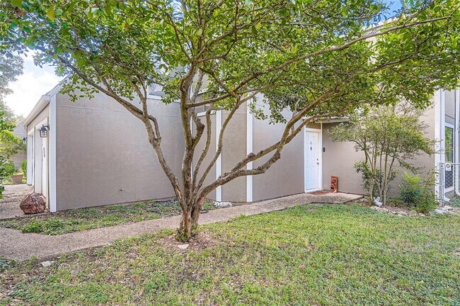 Foto del edificio - 6810 Thorncliffe Dr