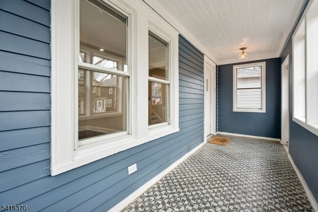 Building Photo - 32 Edgewood Rd