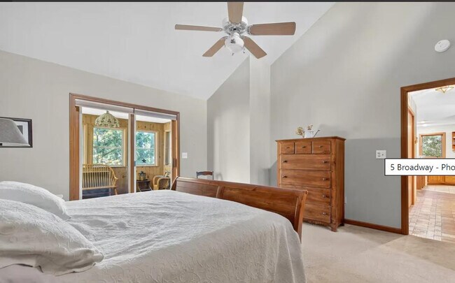 Foto del edificio - 89 Pierpont Rd