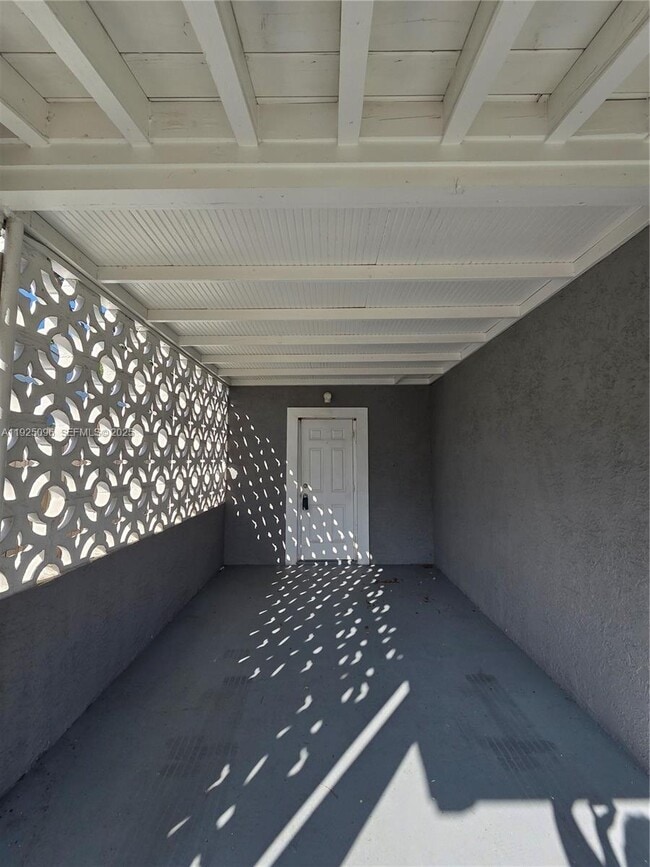 Foto del edificio - 341 NW 55th St