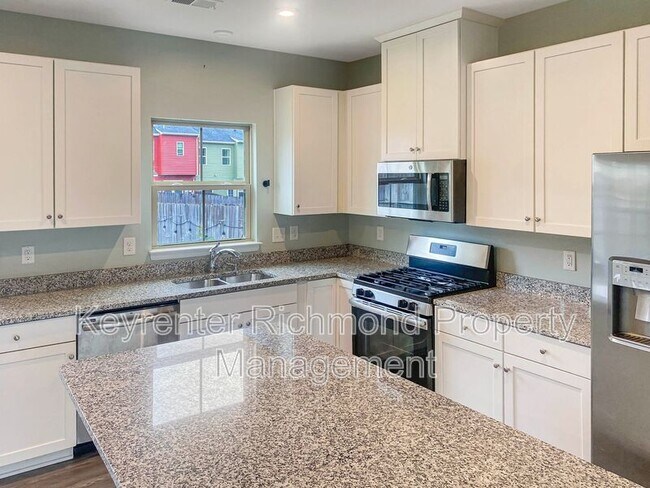 Building Photo - 16512 Thornapple Aly