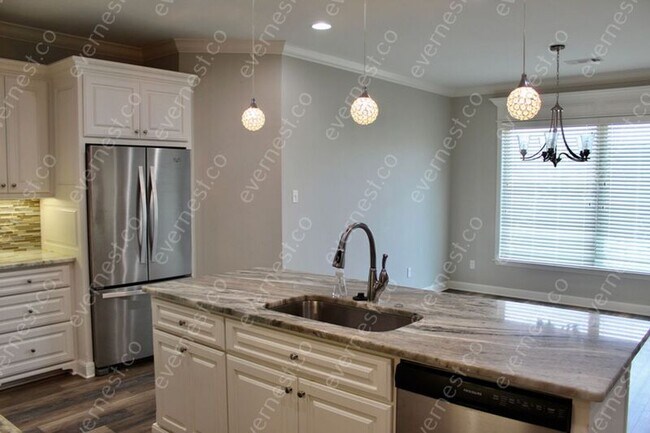 Building Photo - 120 Melville Dr