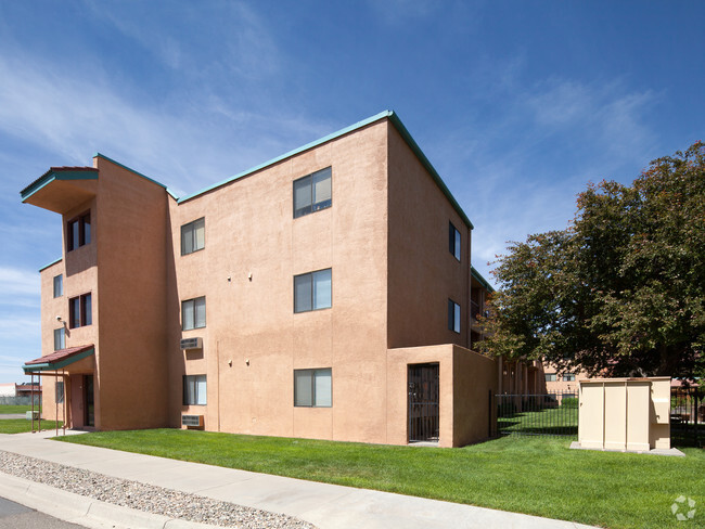 Exterior - Sandia Vista Senior Living