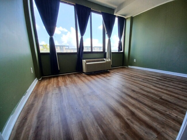 Foto del edificio - 1700 Clinch Ave