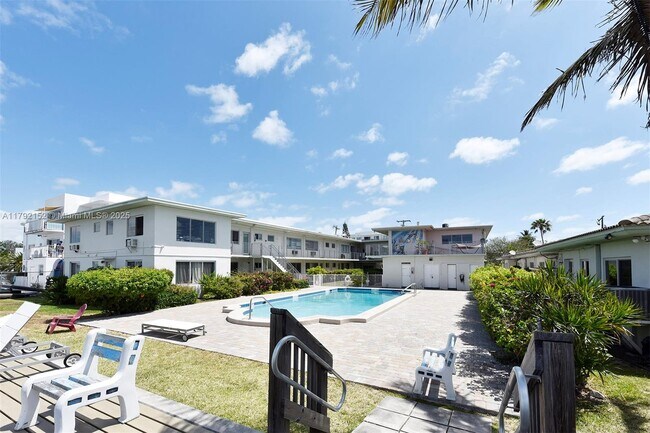 Foto del edificio - 2250 Bay Dr