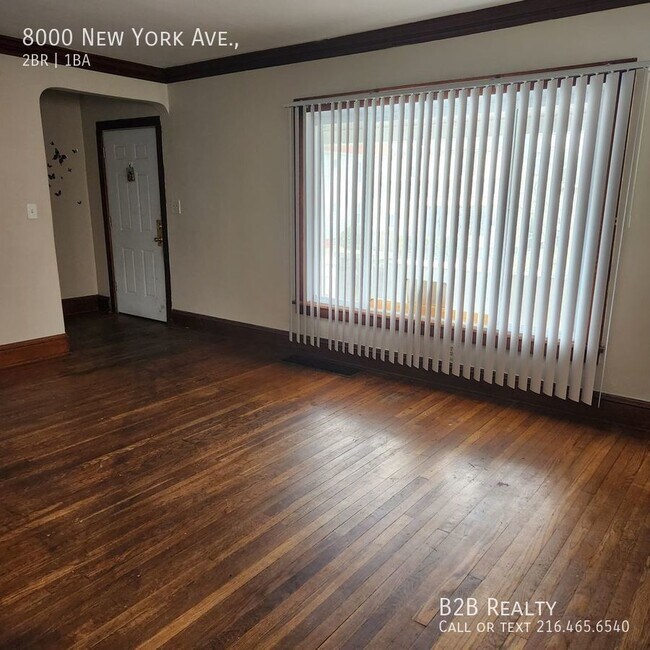 Building Photo - Spacious 2 bed/ 1 bath Single Family Home