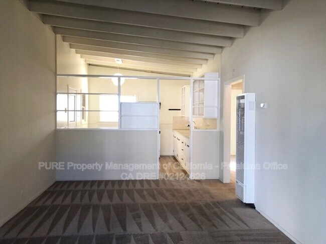 Building Photo - 1 Kandace Ct