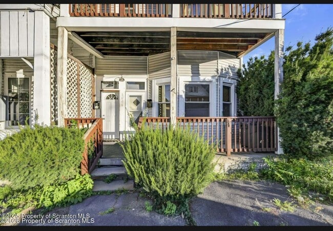 Foto del edificio - 1606 Dickson Ave