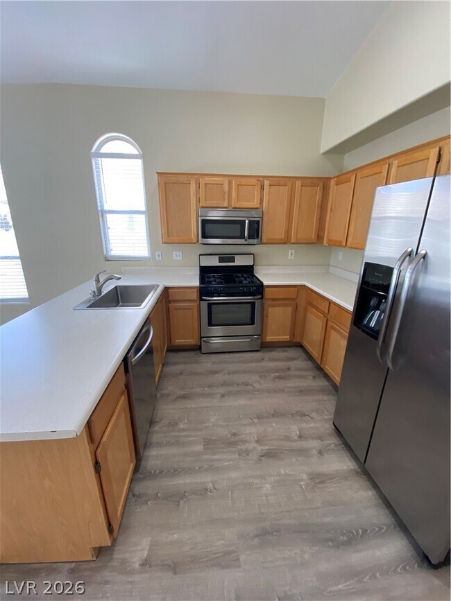 Foto del edificio - 824 Sparkle Ray Ave