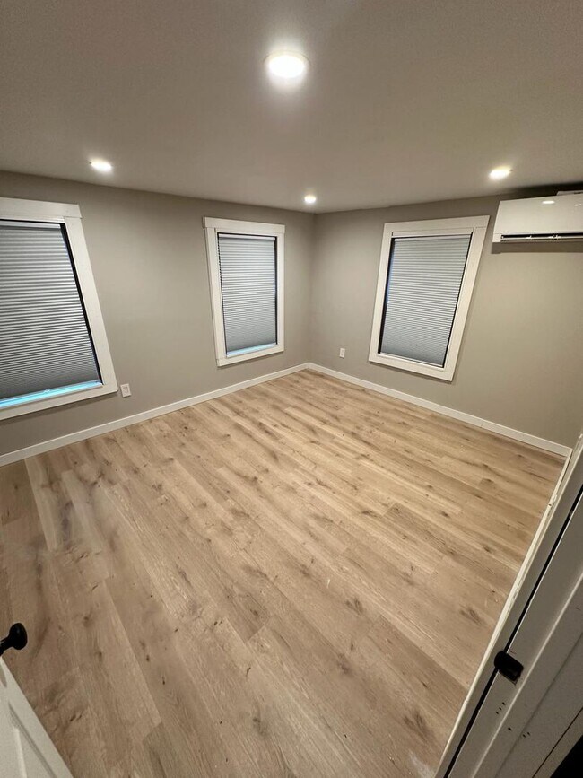 Building Photo - 3 Auger St