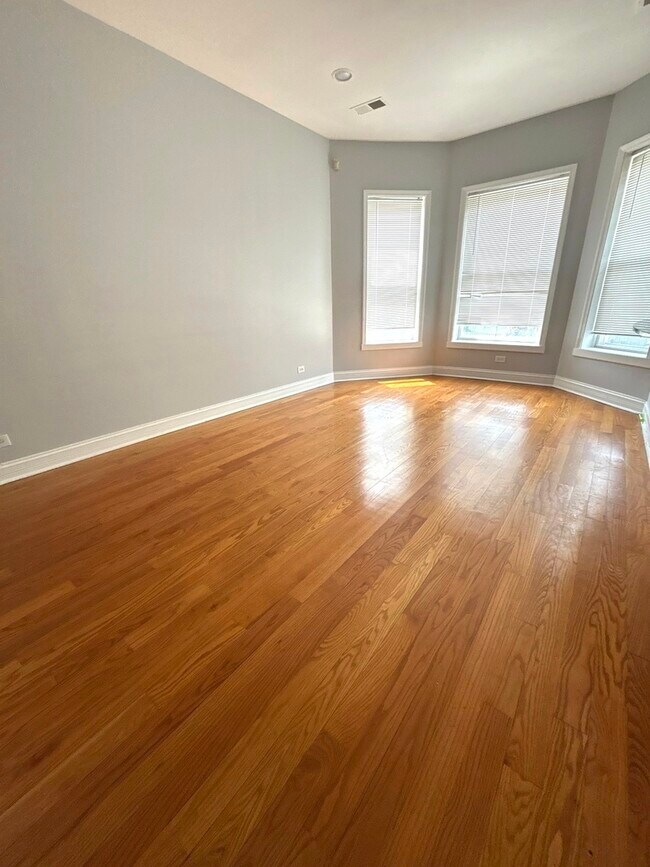 Foto del edificio - 5837 S Calumet Ave