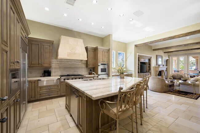 Building Photo - 215 Via Veneto