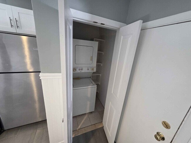 Foto del edificio - 14 Seagirt Ave