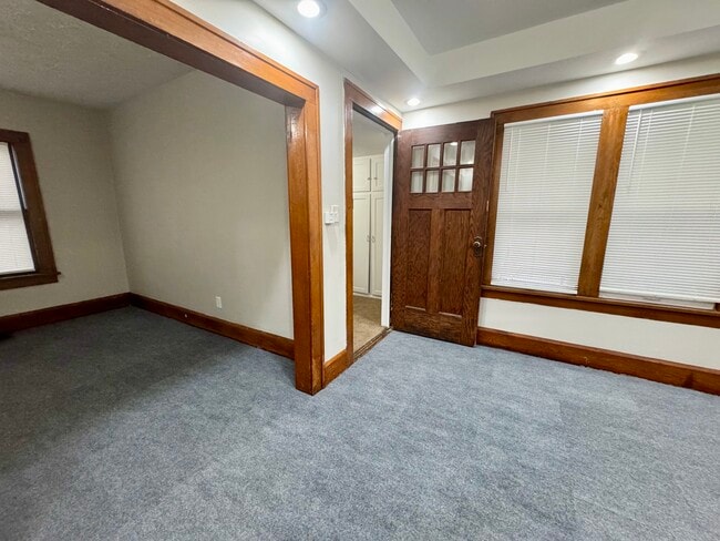 Building Photo - 1118 Ardmore Ave SW