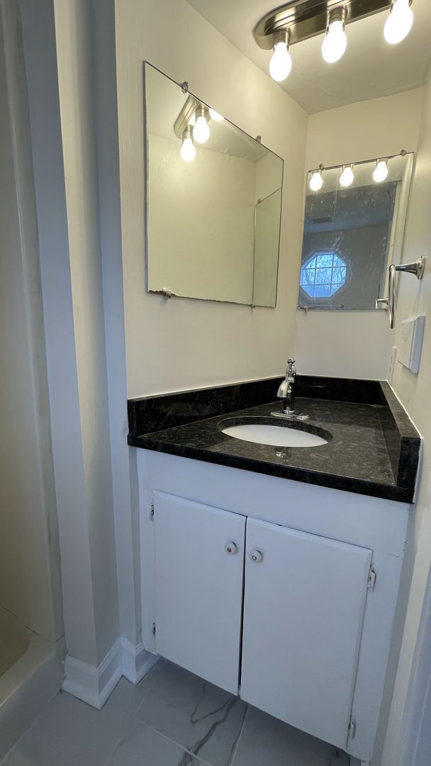 Foto del edificio - One Bedroom Apartment Downtown