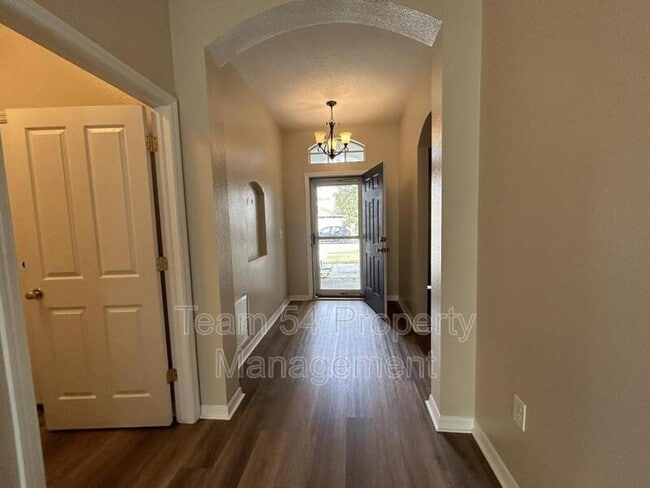 Building Photo - 30534 Tremont Dr